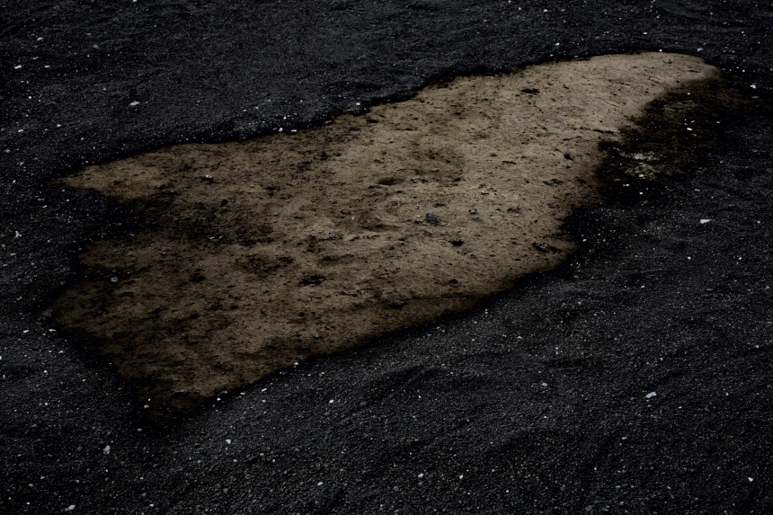 Manuela-Marques-Passage 1, 2022, impression pigmentaire sur papier baryté, encadré, verre musée, 56 X 84 cm, Ed. 3 + 2 EA